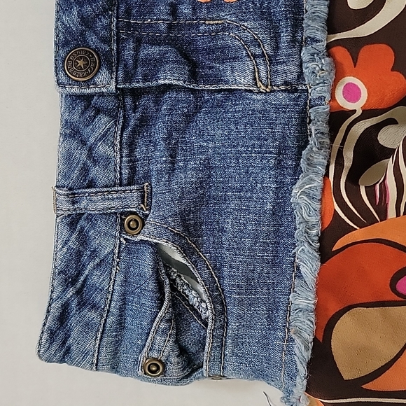 Mary-Kate and Ashley Girl's Size 4 Denim Jean Embroidered Retro Flower S… - Picture 4 of 7